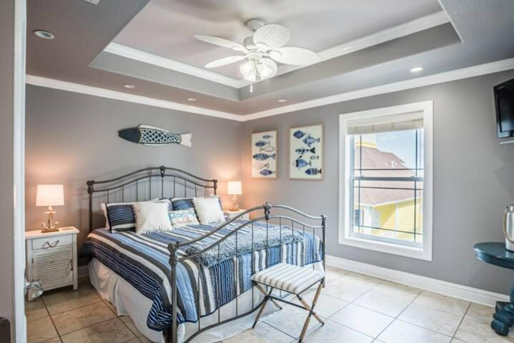 7 Bedroom Home Steps To The Beach With 4 Patios And Pool! Sleeps 20 Порт-Аранзас Экстерьер фото