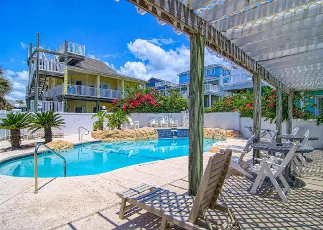 7 Bedroom Home Steps To The Beach With 4 Patios And Pool! Sleeps 20 Порт-Аранзас Экстерьер фото