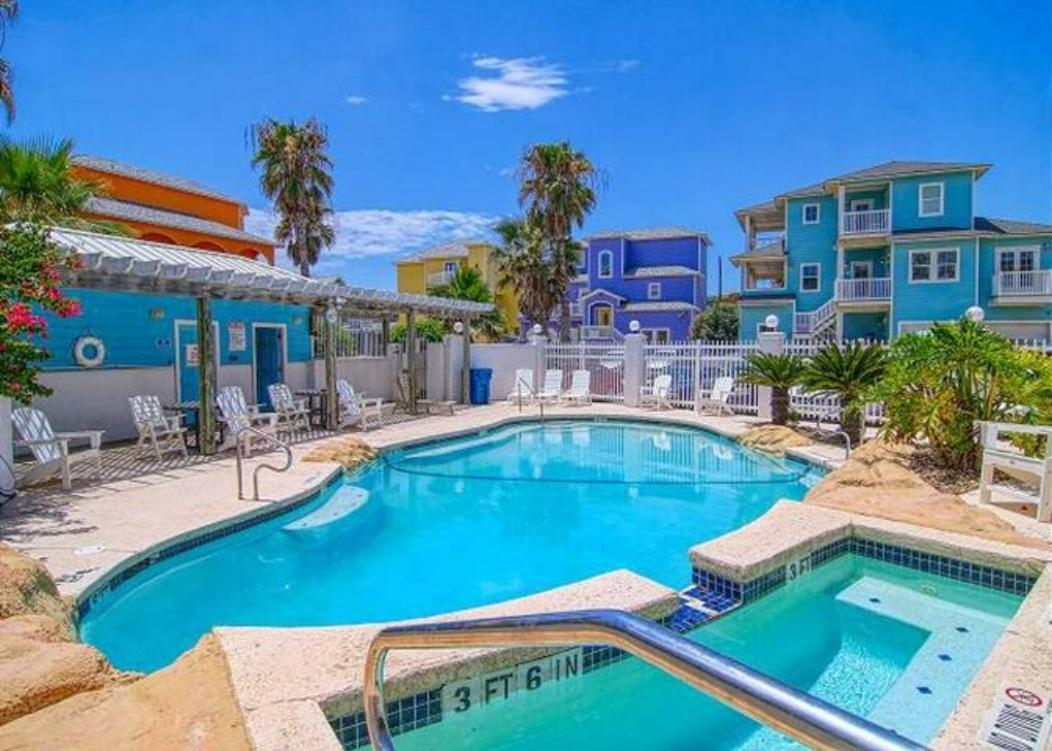7 Bedroom Home Steps To The Beach With 4 Patios And Pool! Sleeps 20 Порт-Аранзас Экстерьер фото
