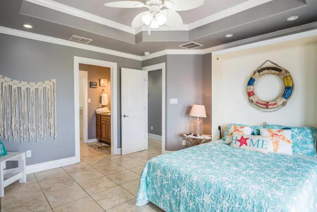 7 Bedroom Home Steps To The Beach With 4 Patios And Pool! Sleeps 20 Порт-Аранзас Экстерьер фото